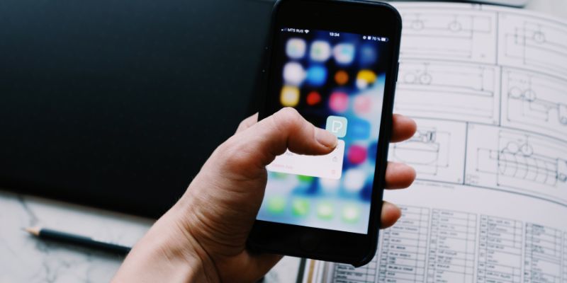 Chú ý kĩ khi tiến hành tải app Debet
